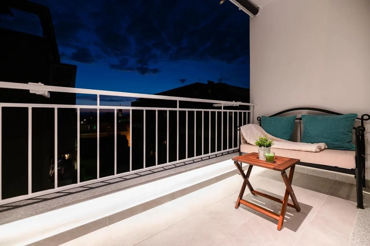 Kailani Luxury Central 3 Bedroom, 3 Bathroom Apartment With A Sunny Balcony Zadar