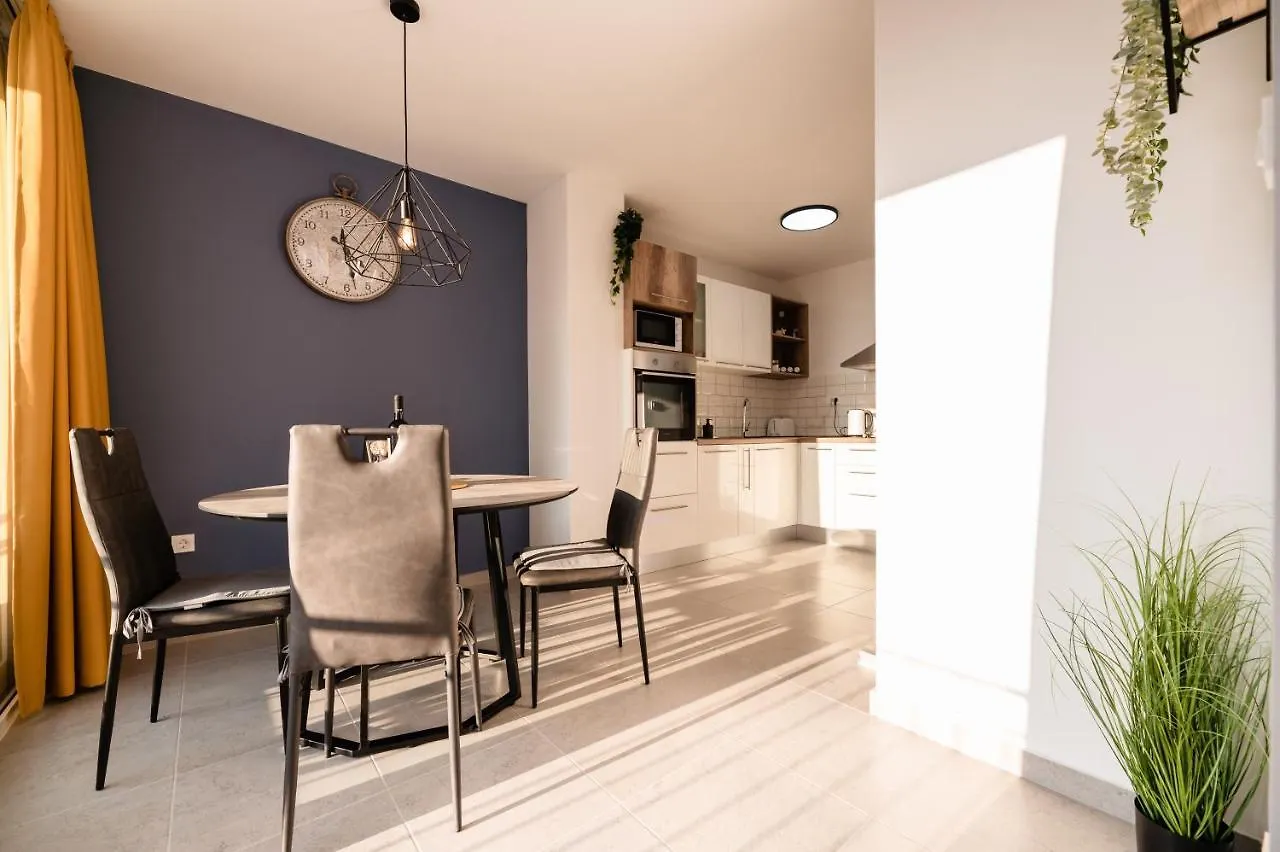 Kailani Luxury Central 3 Bedroom, 3 Bathroom Apartment With A Sunny Balcony Zadar 0*,