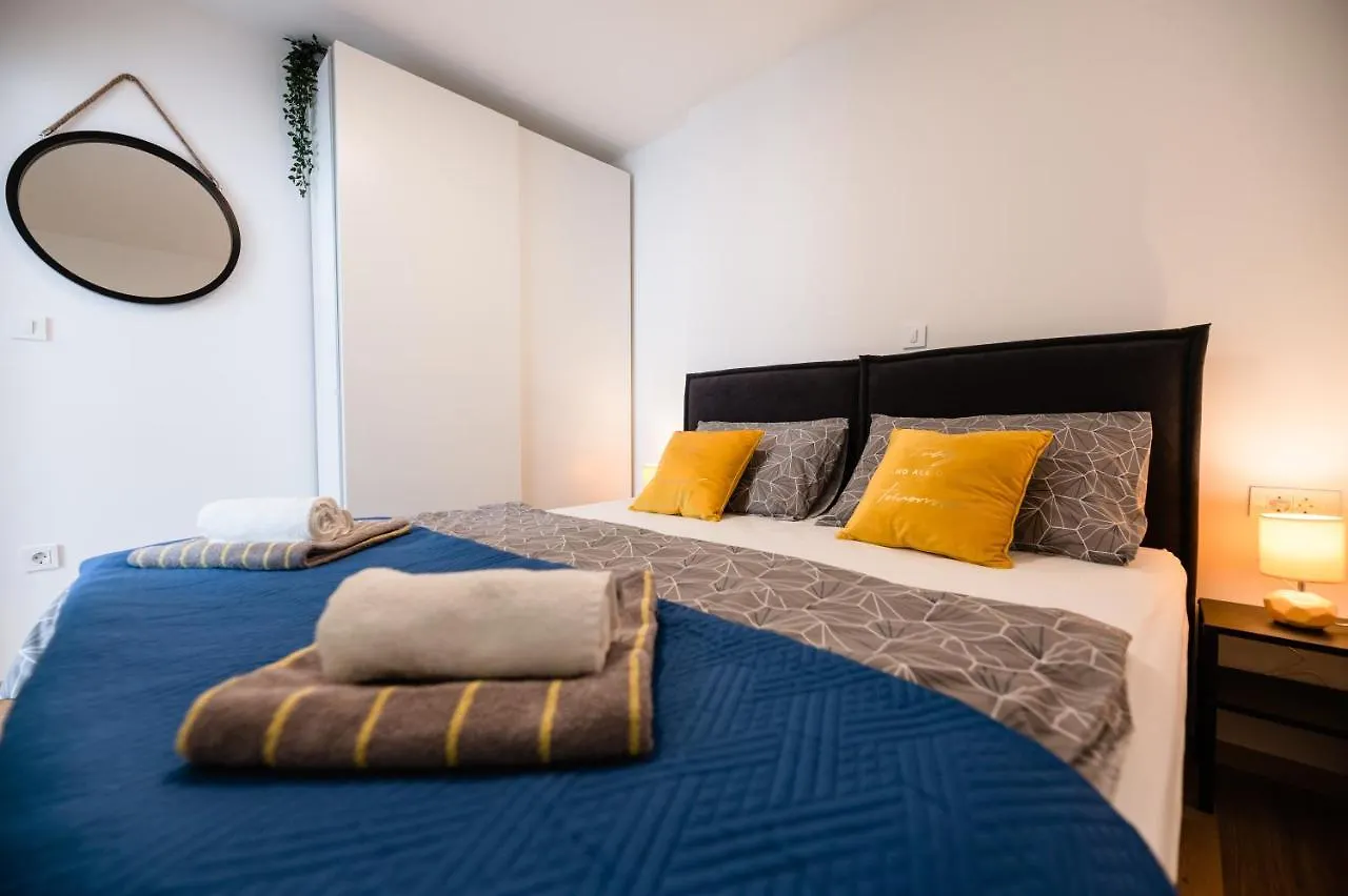 Kailani Luxury Central 3 Bedroom, 3 Bathroom Apartment With A Sunny Balcony Zadar