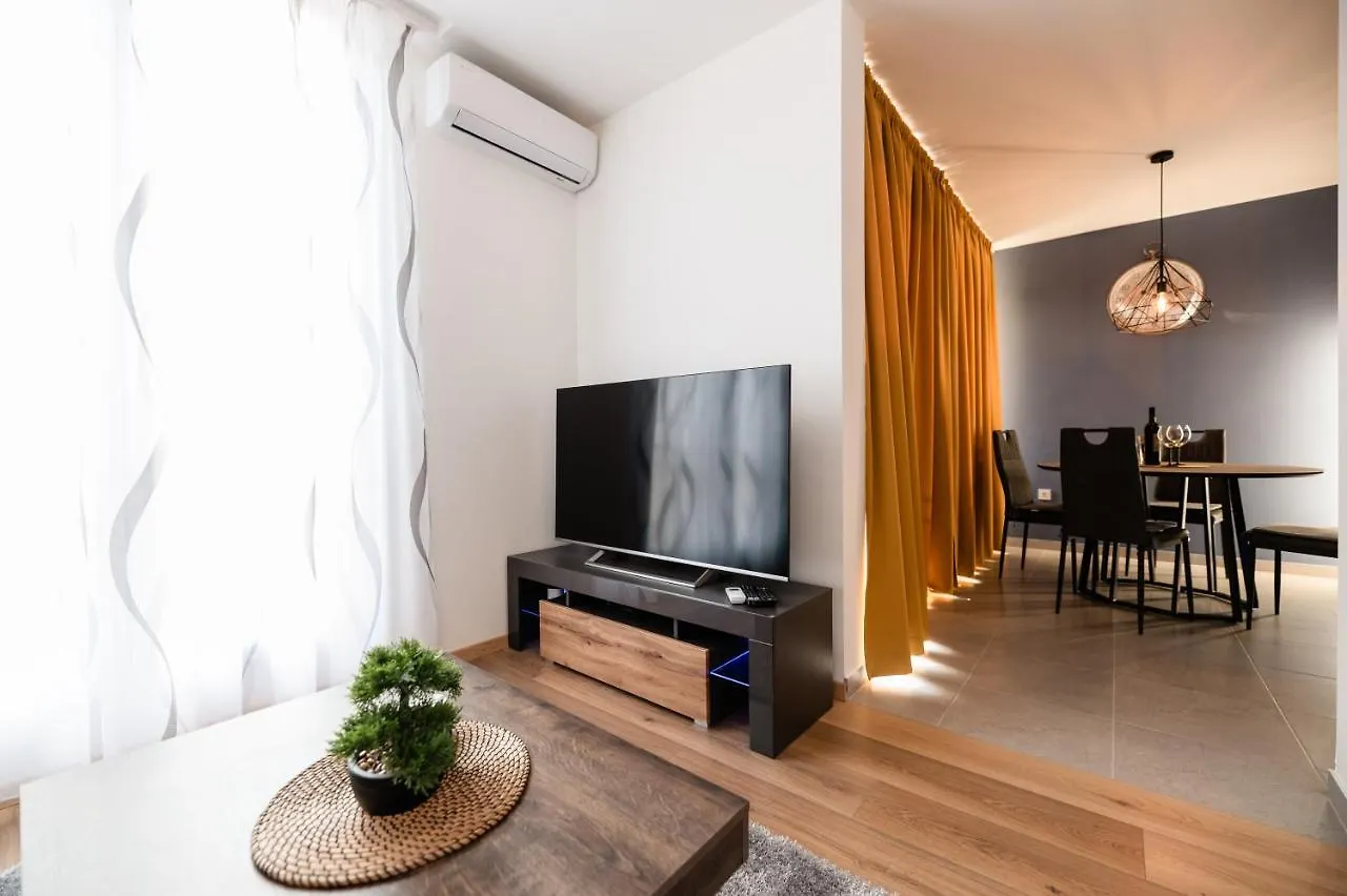 Kailani Luxury Central 3 Bedroom, 3 Bathroom Apartment With A Sunny Balcony Zadar 0*,