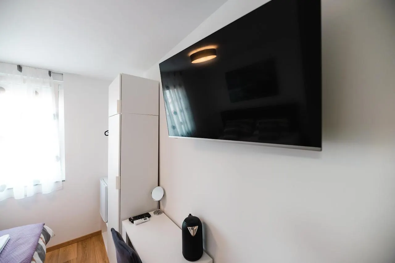 Kailani Luxury Central 3 Bedroom, 3 Bathroom Apartment With A Sunny Balcony Zadar 0*,  Kroatië