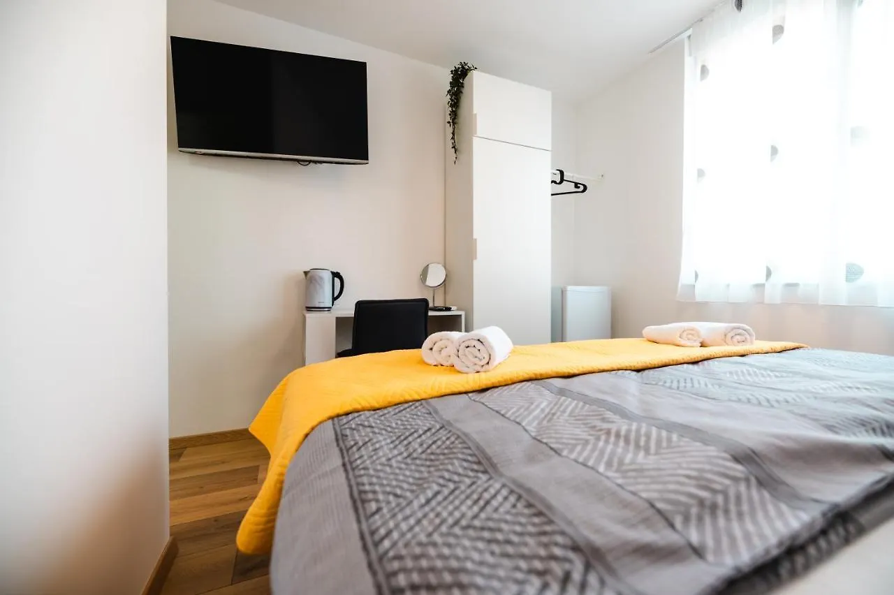 Kailani Luxury Central 3 Bedroom, 3 Bathroom Apartment With A Sunny Balcony Zadar