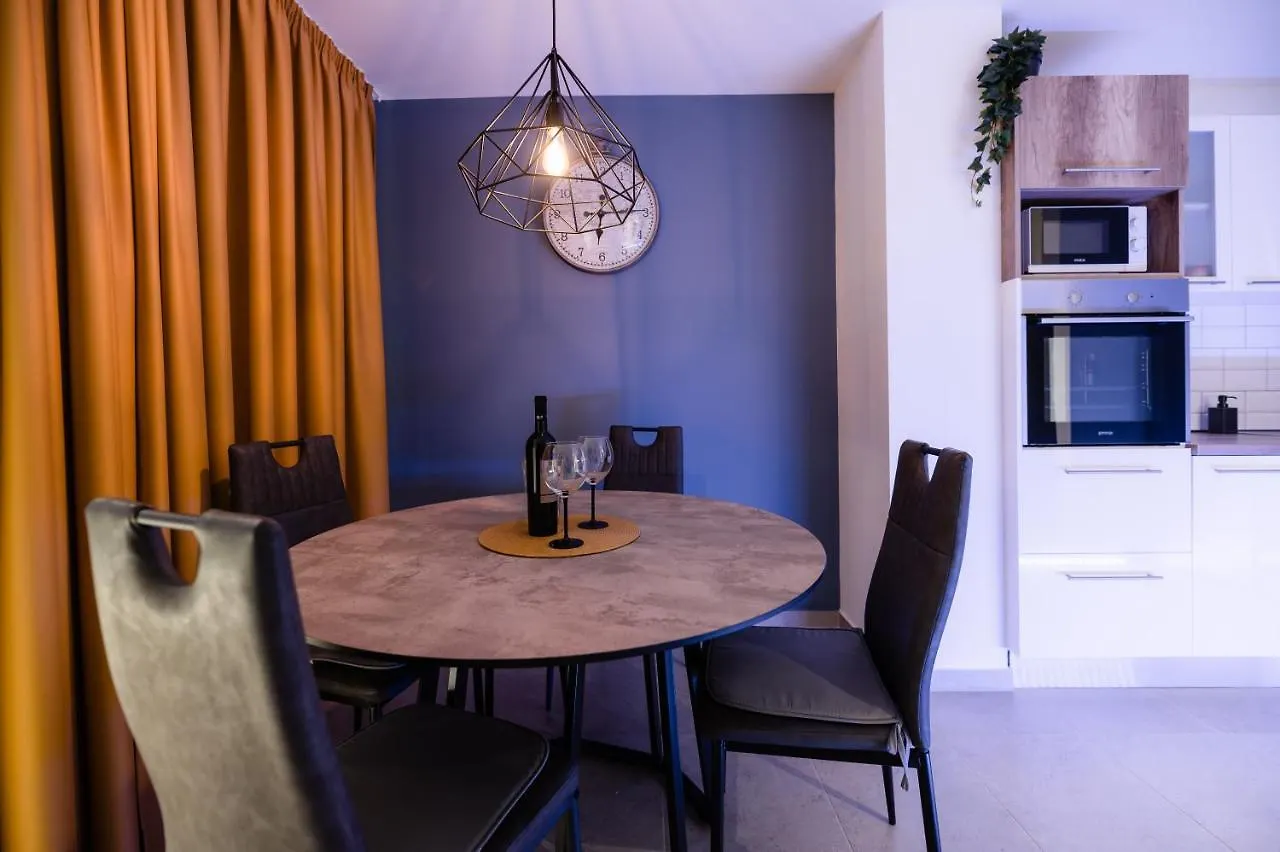 Kailani Luxury Central 3 Bedroom, 3 Bathroom Apartment With A Sunny Balcony Zadar 0*,