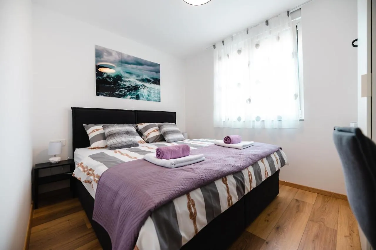 Kailani Luxury Central 3 Bedroom, 3 Bathroom Apartment With A Sunny Balcony Zadar 0*,  Kroatië