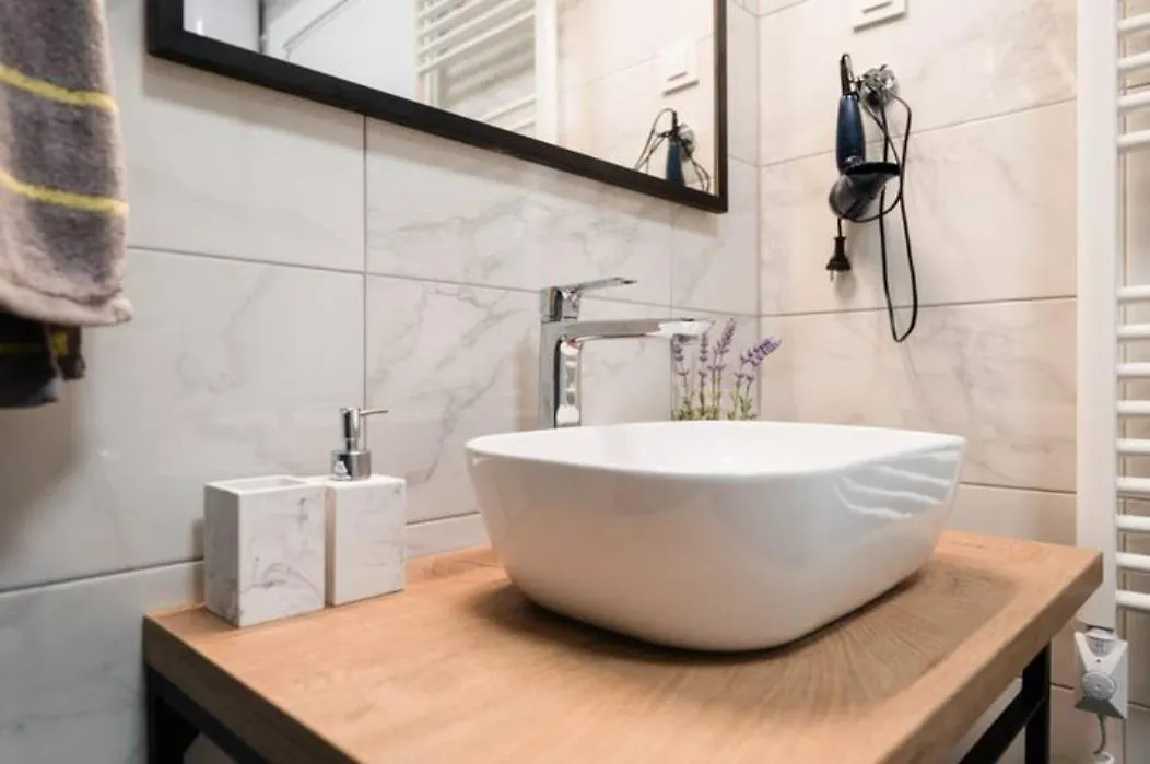 Kailani Luxury Central 3 Bedroom, 3 Bathroom Apartment With A Sunny Balcony Zadar